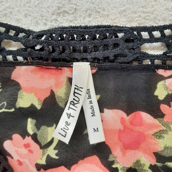 Live 4 Truth Floral Crop Top Size M - Picture 4 of 8